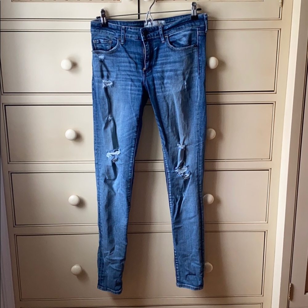 Abercrombie & Fitch Distressed Skinny Jeans 4 / 27